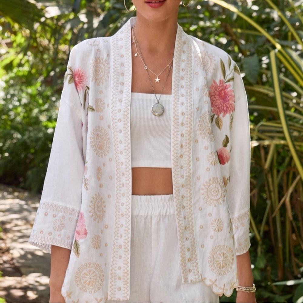 Johnny Was Soft Linen Embroidered Scalloped Crop Kimono $255, NWT
$198 $335